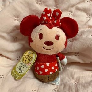 NWT Hallmark Itty Bittys Limited Edition Happy Hearts Minnie 2013 Plush